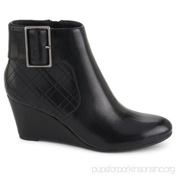 Pesaro Shoes - HP 8/2/18 Black Pesaro Denise Vegan  Boots sz 8.5